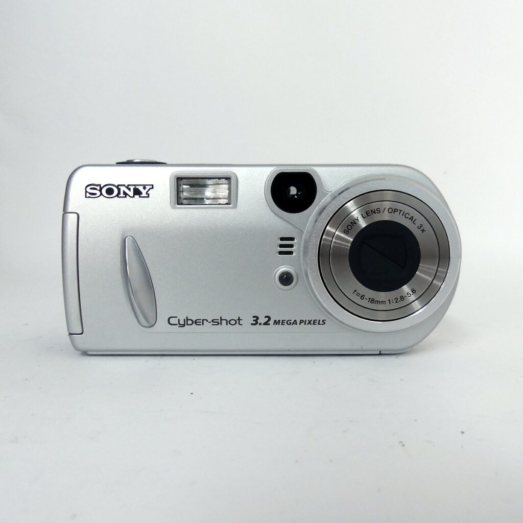 SONY DSC-P72 正面