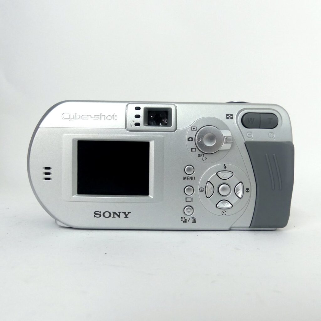 SONY DSC-P72 背面