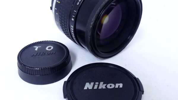 Nikon NIKKOR 105mm F1.8 Ai-S マニュアルフォーカスレンズを買取しました
