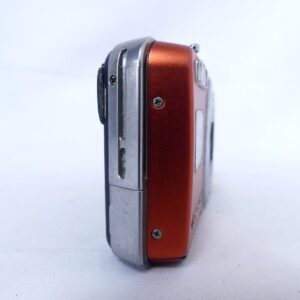 RICOH Caplio R7 レッド系ボディの側面外観