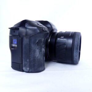 MINOLTA α7700iにAF MACRO 50mm F2.8を装着した背面側の外観
