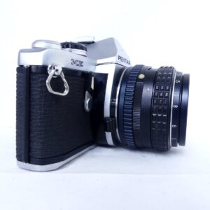 PENTAX MEにsmc PENTAX-M MACRO 50mm F4を装着した側面外観