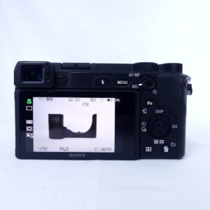 背面液晶が表示されたSONY α6400 ILCE-6400