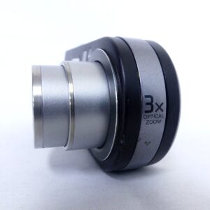 Cyber-shot DSC-P150の3x Optical Zoomレンズ部の側面アップ