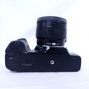 MINOLTA α7700iとAF MACRO 50mm F2.8を底面側から見た外観
