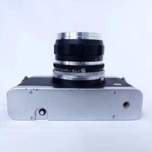 kowaflex MODEL Eの底面とSEIKOSHA-SLV表記が見えるレンズ部